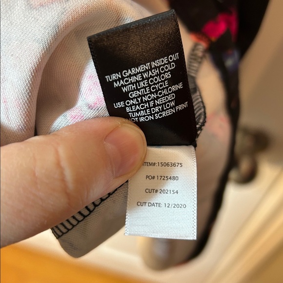 Torrid black vibrant floral aline midi length skirt size 3X - Picture 5 of 6